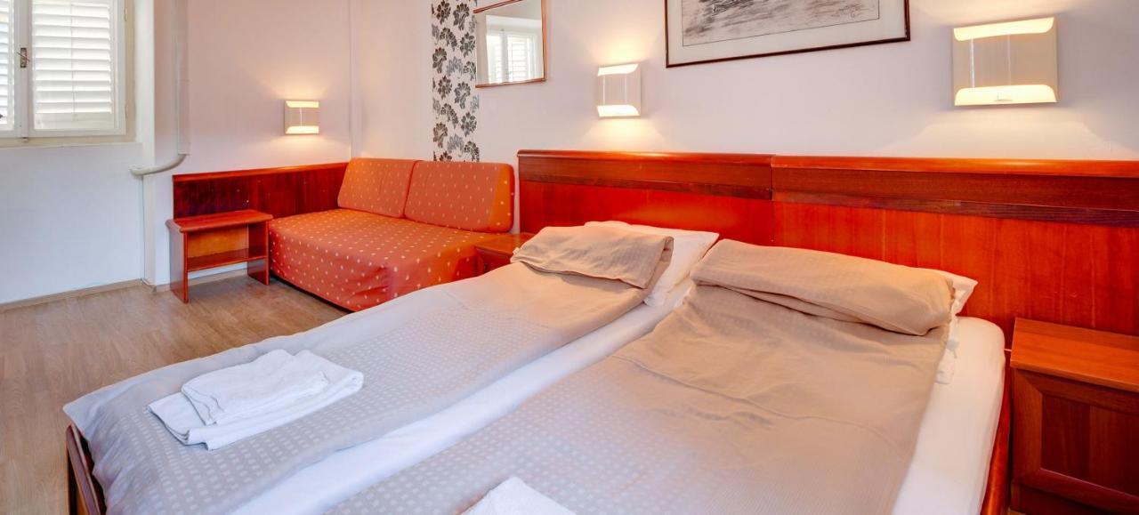 Villa Mozart Veli Losinj Luaran gambar