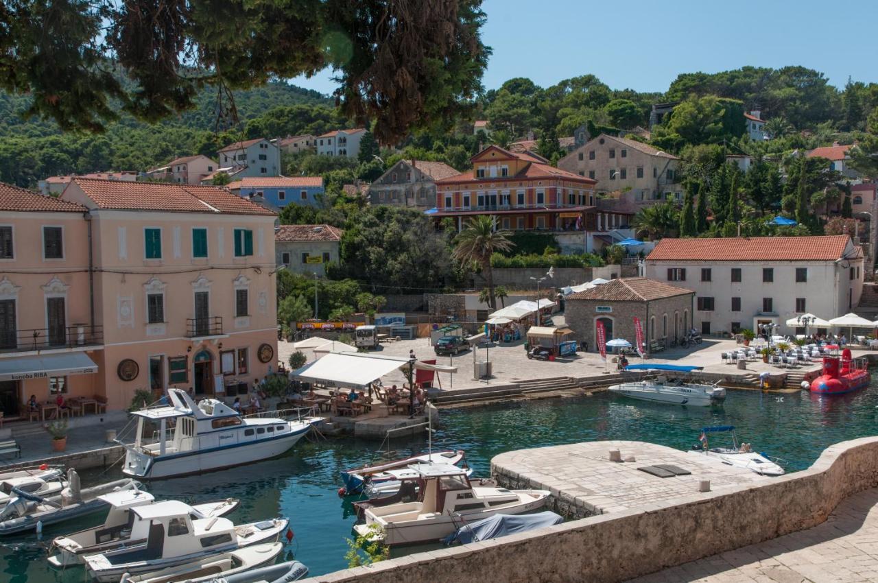 Villa Mozart Veli Losinj Luaran gambar